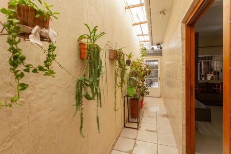 Casa à venda com 160m², 3 quartos e 2 vagasCorredor