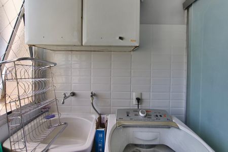 Apartamento para alugar com 68m², 3 quartos e 1 vagaÁrea de Serviço