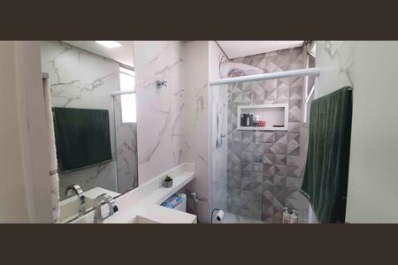 Apartamento à venda com 54m², 2 quartos e 1 vaga Apartamento à venda com 54m², 2 quartos e 1 vagaBanheiro