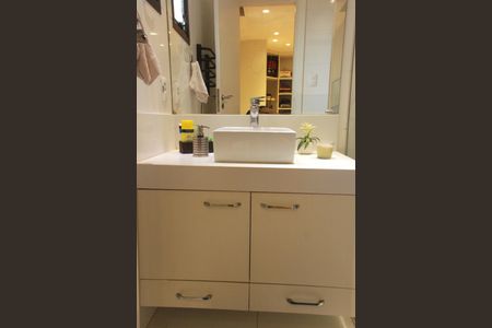 Apartamento para alugar com 340m², 3 quartos e 2 vagasBanheiro Suíte 3