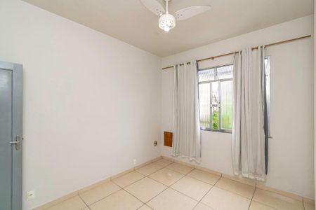 Quarto 1 de apartamento para alugar com 2 quartos, 70m² em Brás de Pina, Rio de Janeiro