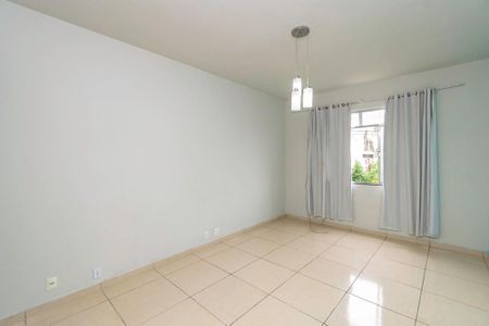 Sala de apartamento para alugar com 2 quartos, 70m² em Brás de Pina, Rio de Janeiro