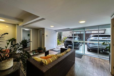 Casa à venda com 254m², 5 quartos e 3 vagas Casa à venda com 254m², 5 quartos e 3 vagasConsultório - Recepção