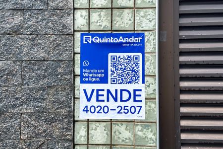 Casa à venda com 254m², 5 quartos e 3 vagas Casa à venda com 254m², 5 quartos e 3 vagasPlaca