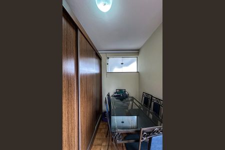 Casa à venda com 254m², 5 quartos e 3 vagas Casa à venda com 254m², 5 quartos e 3 vagasQuarto de Serviço