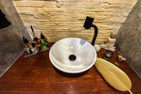 Casa à venda com 254m², 5 quartos e 3 vagas Casa à venda com 254m², 5 quartos e 3 vagasLavabo