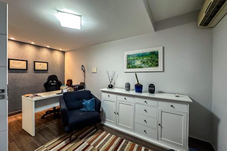 Casa à venda com 254m², 5 quartos e 3 vagas Casa à venda com 254m², 5 quartos e 3 vagasSala 1 - Consultório