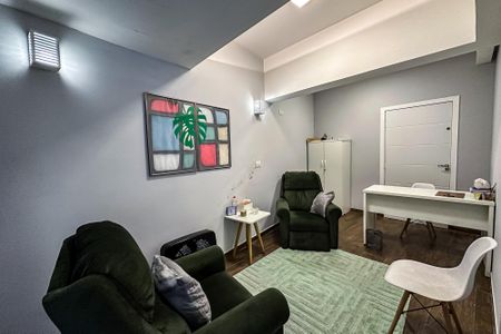 Casa à venda com 254m², 5 quartos e 3 vagas Casa à venda com 254m², 5 quartos e 3 vagasSala 2 - Consultório