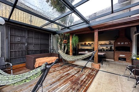 Casa à venda com 254m², 5 quartos e 3 vagas Casa à venda com 254m², 5 quartos e 3 vagasÁrea gourmet