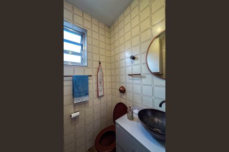 Casa à venda com 254m², 5 quartos e 3 vagas Casa à venda com 254m², 5 quartos e 3 vagasBanheiro de serviço