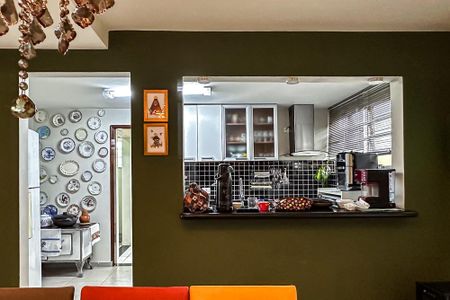 Casa à venda com 254m², 5 quartos e 3 vagas Casa à venda com 254m², 5 quartos e 3 vagasCozinha