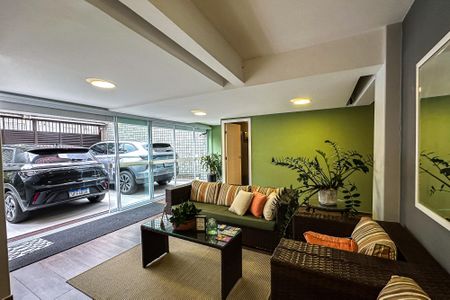 Casa à venda com 254m², 5 quartos e 3 vagas Casa à venda com 254m², 5 quartos e 3 vagasConsultório - Recepção