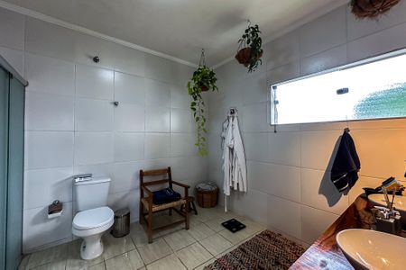 Casa à venda com 254m², 5 quartos e 3 vagas Casa à venda com 254m², 5 quartos e 3 vagasBanheiro da Suíte