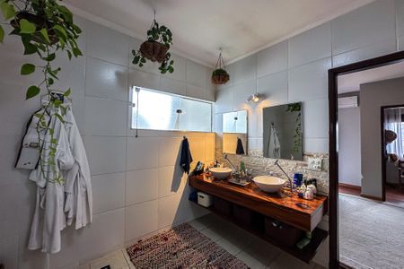 Casa à venda com 254m², 5 quartos e 3 vagas Casa à venda com 254m², 5 quartos e 3 vagasBanheiro da Suíte