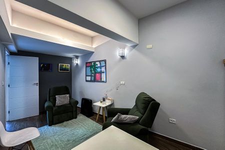 Casa à venda com 254m², 5 quartos e 3 vagas Casa à venda com 254m², 5 quartos e 3 vagasSala 2 - Consultório