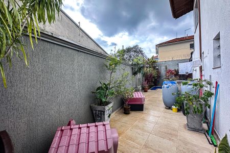 Casa à venda com 254m², 5 quartos e 3 vagas Casa à venda com 254m², 5 quartos e 3 vagasQuintal