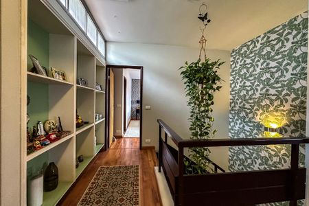 Casa à venda com 254m², 5 quartos e 3 vagas Casa à venda com 254m², 5 quartos e 3 vagasHall