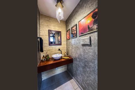 Casa à venda com 254m², 5 quartos e 3 vagas Casa à venda com 254m², 5 quartos e 3 vagasLavabo