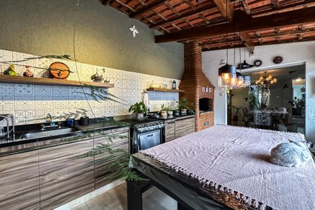 Casa à venda com 254m², 5 quartos e 3 vagas Casa à venda com 254m², 5 quartos e 3 vagasÁrea gourmet