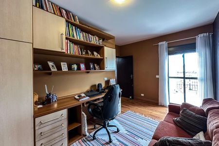 Casa à venda com 254m², 5 quartos e 3 vagas Casa à venda com 254m², 5 quartos e 3 vagasEscritório