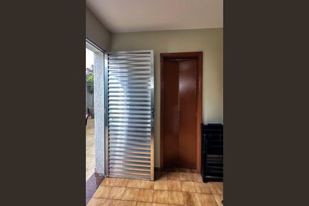 Casa à venda com 254m², 5 quartos e 3 vagas Casa à venda com 254m², 5 quartos e 3 vagasQuarto de Serviço