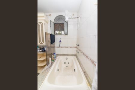 Casa para alugar com 300m², 5 quartos e 6 vagas Casa para alugar com 300m², 5 quartos e 6 vagasBanheiro da Suíte