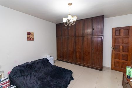 Casa para alugar com 300m², 5 quartos e 6 vagas Casa para alugar com 300m², 5 quartos e 6 vagasQuarto 1 - Suíte
