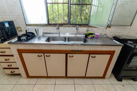 Casa para alugar com 300m², 5 quartos e 6 vagas Casa para alugar com 300m², 5 quartos e 6 vagasCozinha