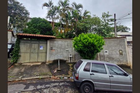 Casa para alugar com 300m², 5 quartos e 6 vagas Casa para alugar com 300m², 5 quartos e 6 vagasFachada