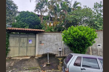 Casa para alugar com 300m², 5 quartos e 6 vagas Casa para alugar com 300m², 5 quartos e 6 vagasFachada