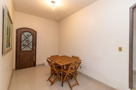 Casa para alugar com 300m², 5 quartos e 6 vagas Casa para alugar com 300m², 5 quartos e 6 vagasSala de Jantar