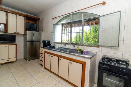 Casa para alugar com 300m², 5 quartos e 6 vagas Casa para alugar com 300m², 5 quartos e 6 vagasCozinha