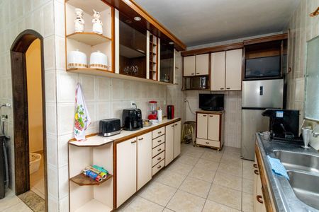 Casa para alugar com 300m², 5 quartos e 6 vagas Casa para alugar com 300m², 5 quartos e 6 vagasCozinha