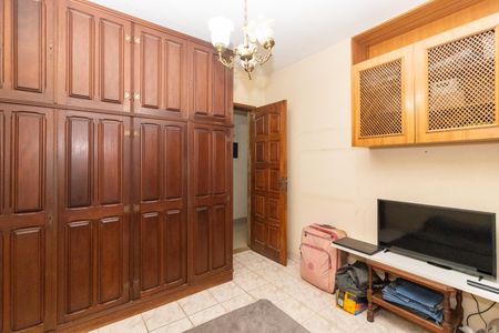 Casa para alugar com 300m², 5 quartos e 6 vagas Casa para alugar com 300m², 5 quartos e 6 vagasQuarto 2