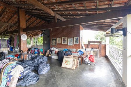 Casa para alugar com 300m², 5 quartos e 6 vagas Casa para alugar com 300m², 5 quartos e 6 vagasTerraço