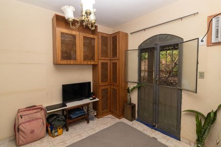 Casa para alugar com 300m², 5 quartos e 6 vagas Casa para alugar com 300m², 5 quartos e 6 vagasQuarto 2