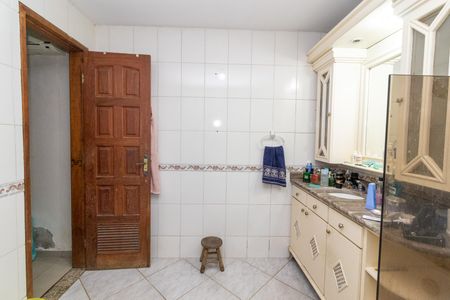 Casa para alugar com 300m², 5 quartos e 6 vagas Casa para alugar com 300m², 5 quartos e 6 vagasBanheiro da Suíte