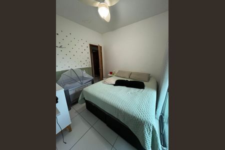 Quarto de casa de condomínio para alugar com 2 quartos, 69m² em Colubandê, São Gonçalo