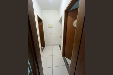 Corredor de casa de condomínio para alugar com 2 quartos, 69m² em Colubandê, São Gonçalo