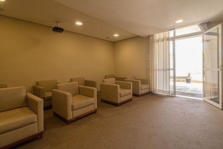 Apartamento para alugar com 103m², 2 quartos e 2 vagassala de cinema_3