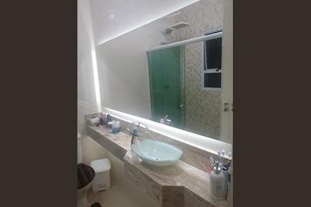 Casa de condomínio para alugar com 115m², 3 quartos e 2 vagasBanheiro