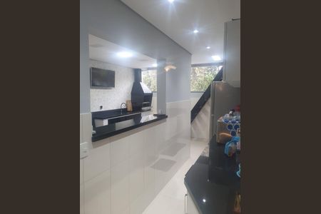 Casa de condomínio para alugar com 115m², 3 quartos e 2 vagasCozinha