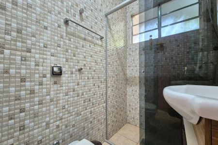 Casa à venda com 226m², 3 quartos e 3 vagasBanheiro