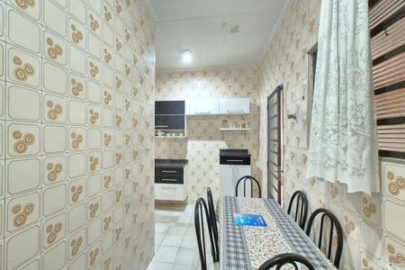 Casa à venda com 226m², 3 quartos e 3 vagasCozinha 