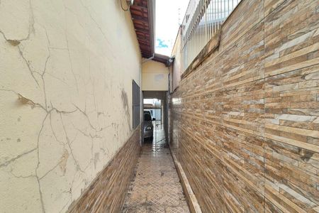 Casa à venda com 226m², 3 quartos e 3 vagasCorredor Lateral 