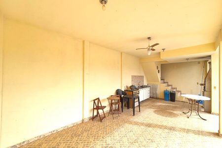 Casa à venda com 226m², 3 quartos e 3 vagasÁrea comum - Churrasqueira