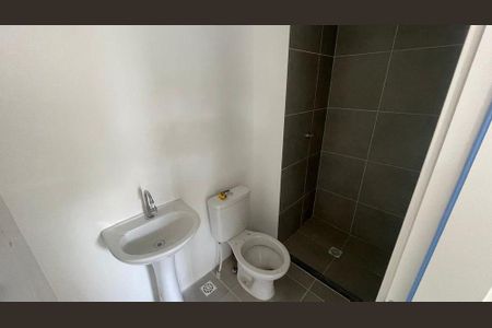 Banheiro  de apartamento para alugar com 2 quartos, 45m² em Cecília, Viamão