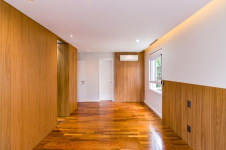 Apartamento para alugar com 2 quartos, 120m² em Real Parque, São Paulo