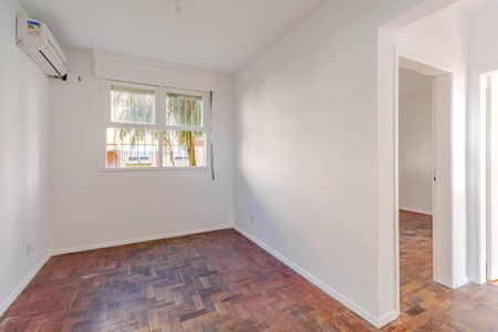 Sala  de apartamento para alugar com 2 quartos, 48m² em Centro, Viamão