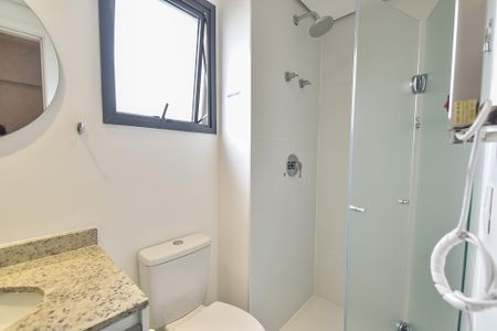 Banheiro de kitnet/studio para alugar com 1 quarto, 28m² em Paraíso, São Paulo